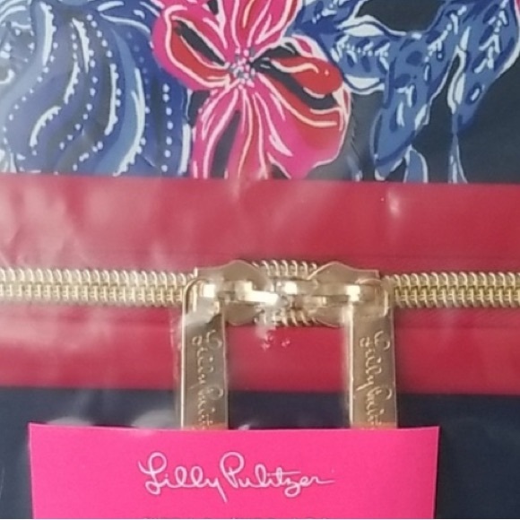 Lilly Pulitzer Travel Bag! - Picture 5 of 8